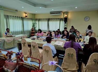 ขบวนการสหกรณ์จังหวัดเชียงรายร่วมรดน้ำดำหัวสหกรณ์จังหวัดเชียงราย ตามป๋าเวณีปี๋ใหม่เมือง ... พารามิเตอร์รูปภาพ 27